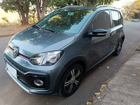 VOLKSWAGEN UP 1.0 170 TSI TOTAL FLEX XTREME 4P MANUAL VOLKSWAGEN UP 1.0 170 TSI TOTAL FLEX XTREME 4P MANUAL